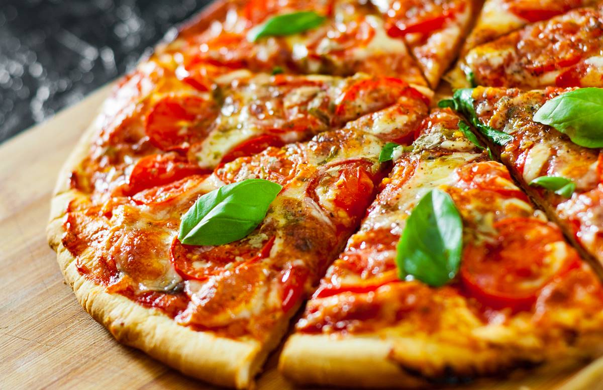 披薩上再放鳳梨啊！義大利人硬起來，「這款披薩」立法保護各國千萬別惡搞