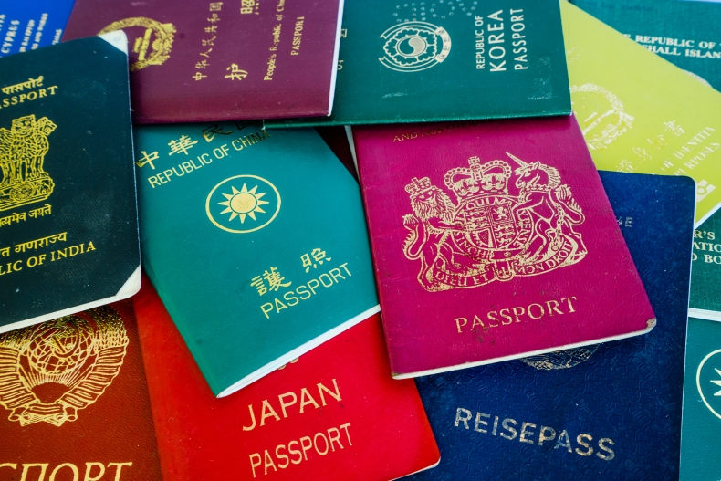 下個連假預備！年度國內外旅遊熱搜關鍵字Top5：護照代辦、櫻花景點搶攻榜首