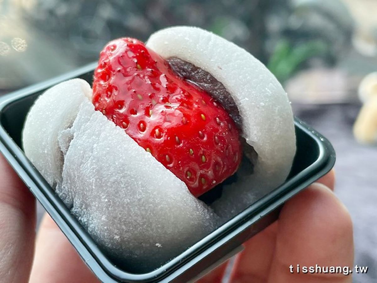 天亮就要卡位！台北最難搶「草莓大福」老店在這，路邊就能爽嗑日本宮廷甜點