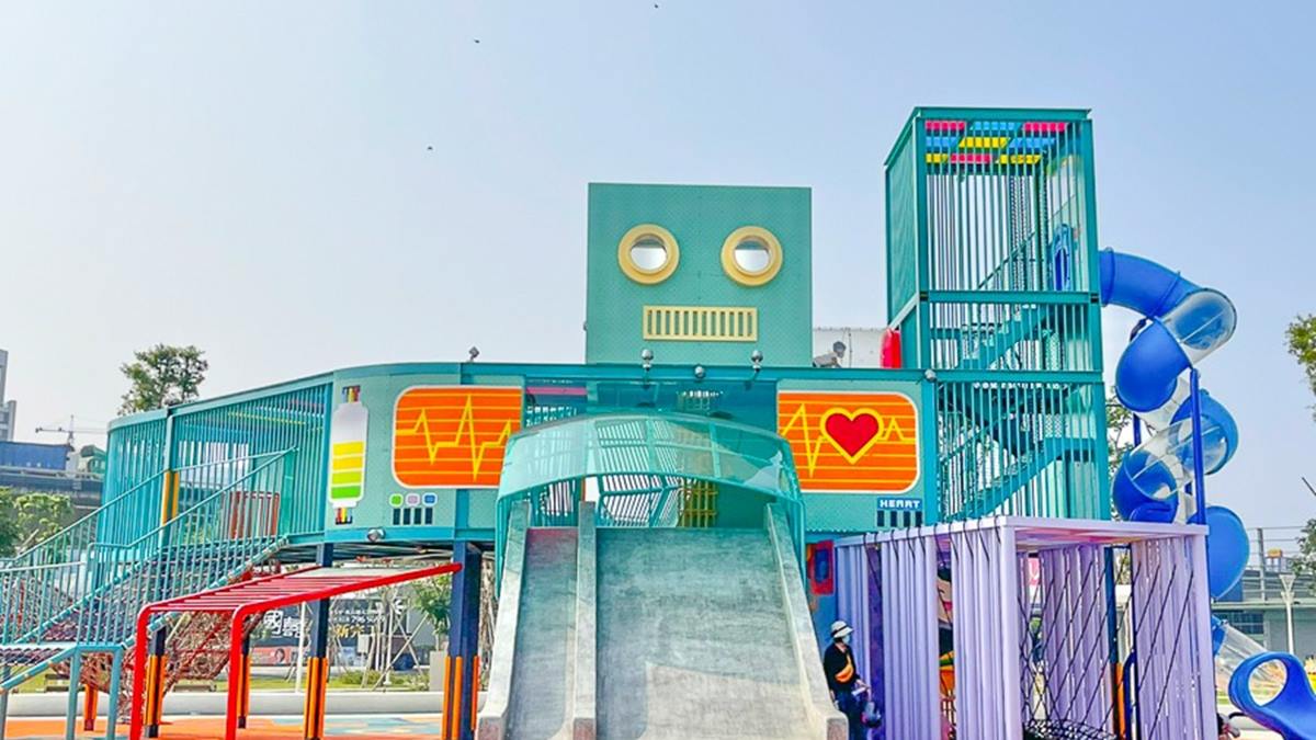 公園打造巨大機器人複合式遊戲設施，讓孩子可以盡情玩樂。（圖片來源：跟著尼力吃喝玩樂）