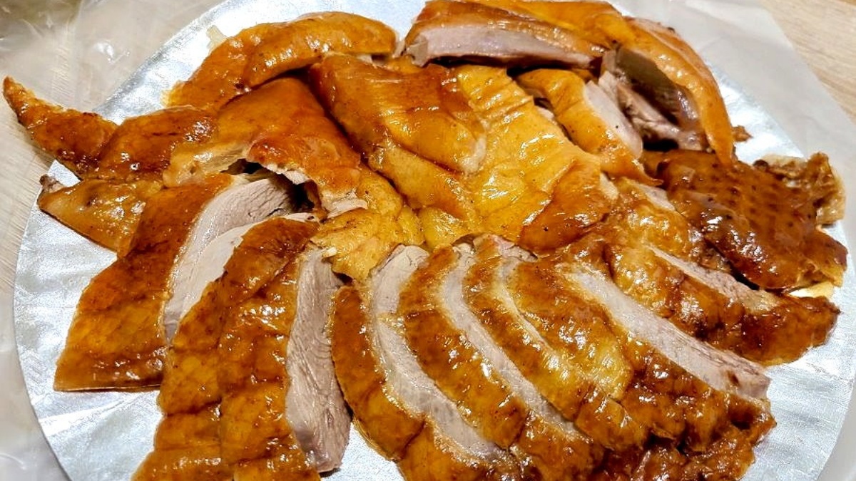 「吃烤鴨」是位在桃園的高CP值烤鴨店，最多可以嘗到一鴨五吃。（圖片來源：大口老師的走跳學堂!）