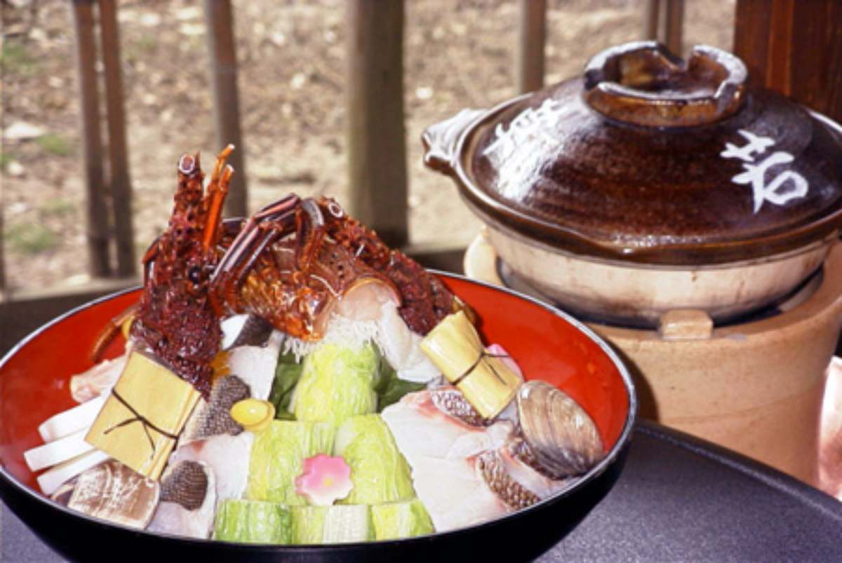 鍋控必收！飛日本必吃５款特色涮涮鍋：牛奶鍋始祖、豪華海鮮堆成山