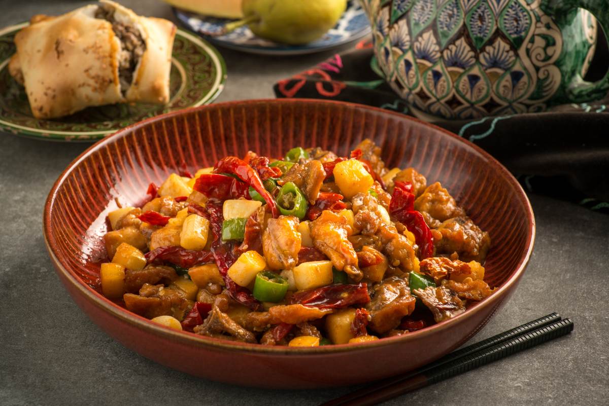 丁丁不只是人才，它還是道美食！新疆國民料理「丁丁炒麵」到底是什麼
