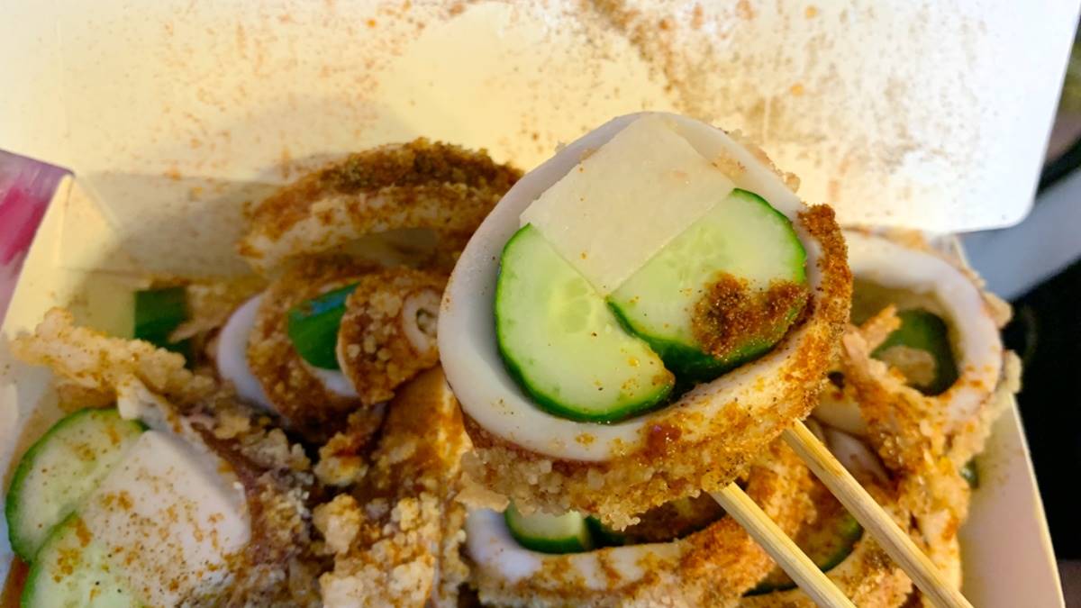 「爆漿脆皮魷魚」是IG超夯的打卡美食。（圖片來源：TISS玩味食尚）