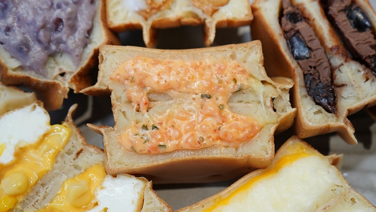 罕見的「龍蝦沙拉」口味，入口有著強烈海味，濃郁鹹香帶有微微辣度。（圖片來源：柚香魚子醬的蹦蹦跳跳）