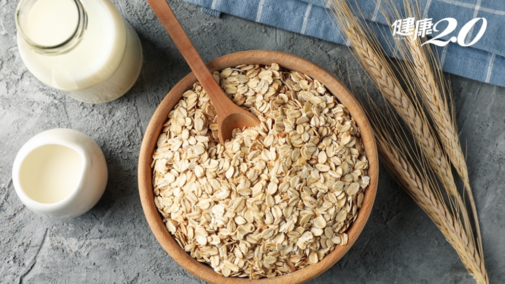 燕麥、燕麥奶降膽固醇？專家曝：每日攝取「這量」才能降膽固醇 吃香菇也有效