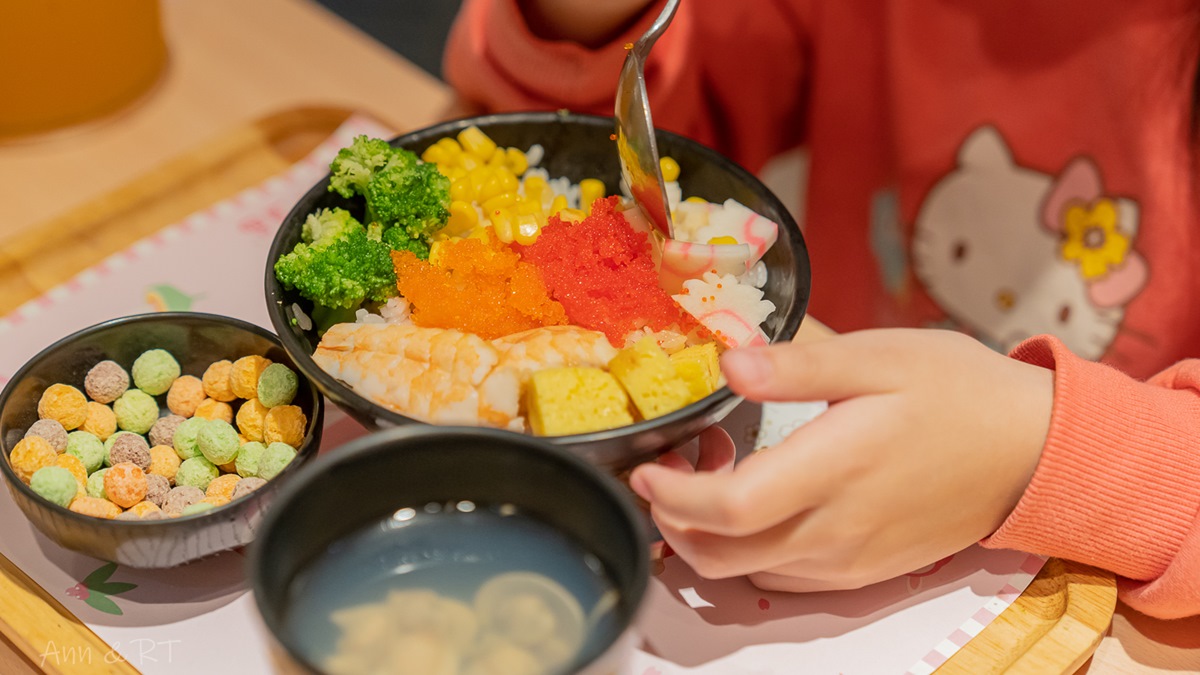 散壽司的蝦子、蝦卵、魚卵分量都滿多的。（圖片來源：Ann媽&RT爸的旅行生活日誌）