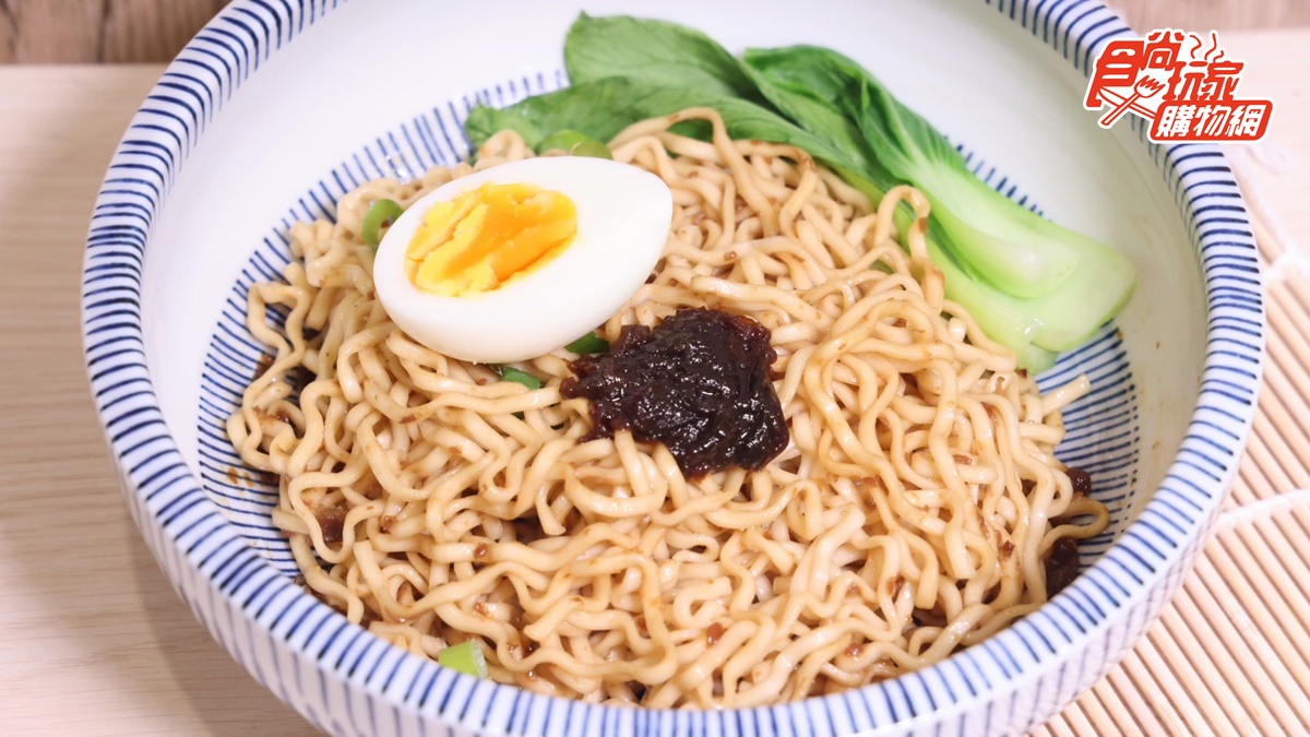 最強宵夜！全台獨家「混血兒拌麵」團購賣翻，辣奶油鵝油、墨魚拌麵優惠快囤