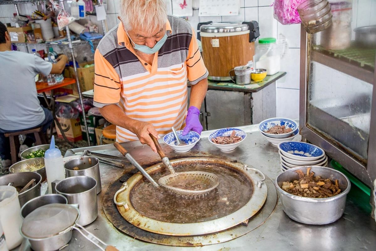 免費加湯喝到飽！60元「老牌牛肉湯」肉量爆多太佛心，Q脆腰子湯只賣40元