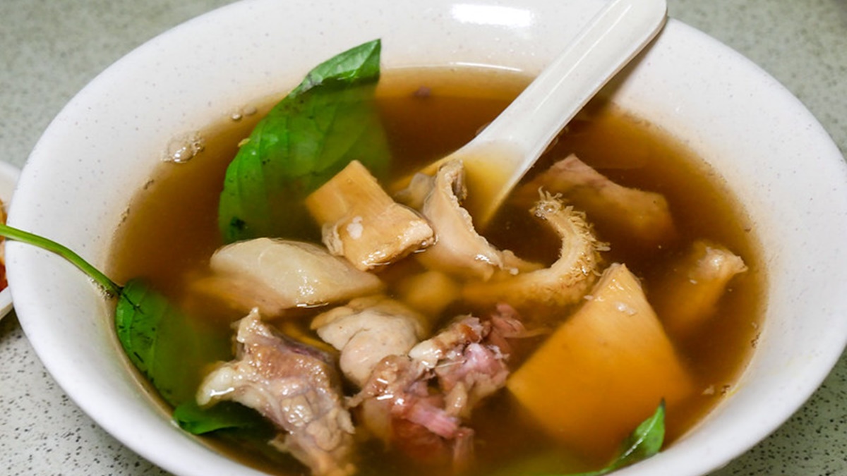 招牌必點牛雜湯，肉質超軟嫩，湯頭又香，是老饕激推台北前三強的名單。（圖片來源：鄉民食堂）