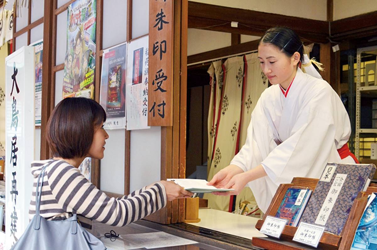 買御守或繪馬落伍了？日年輕人近年瘋集「這東西」，訪神社「光排隊」也甘願