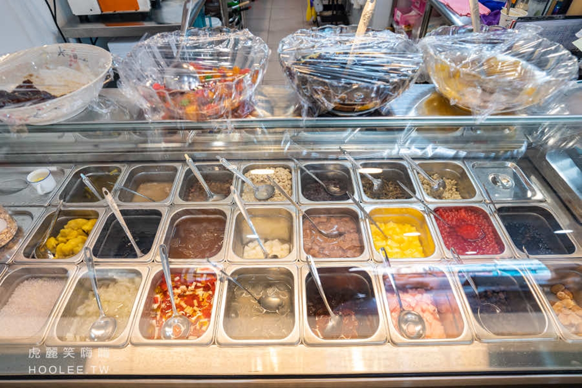 【新開店】鹼粽變身黑糖剉冰！８種料爆疊成山只要55元，古早味四果冰也必點