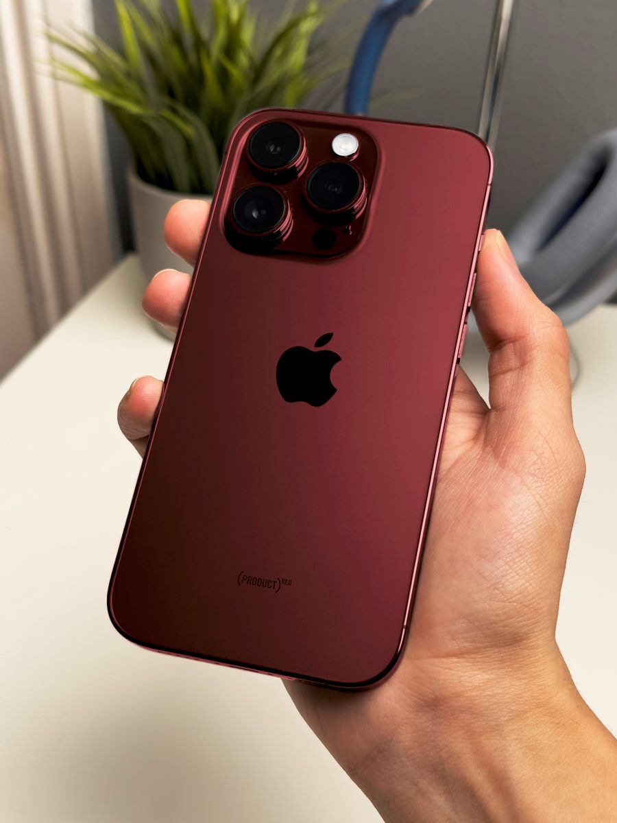 首度出現非藍綠！iPhone 15新色「莓果紅」，果粉用超久「靜音鍵」將被消失