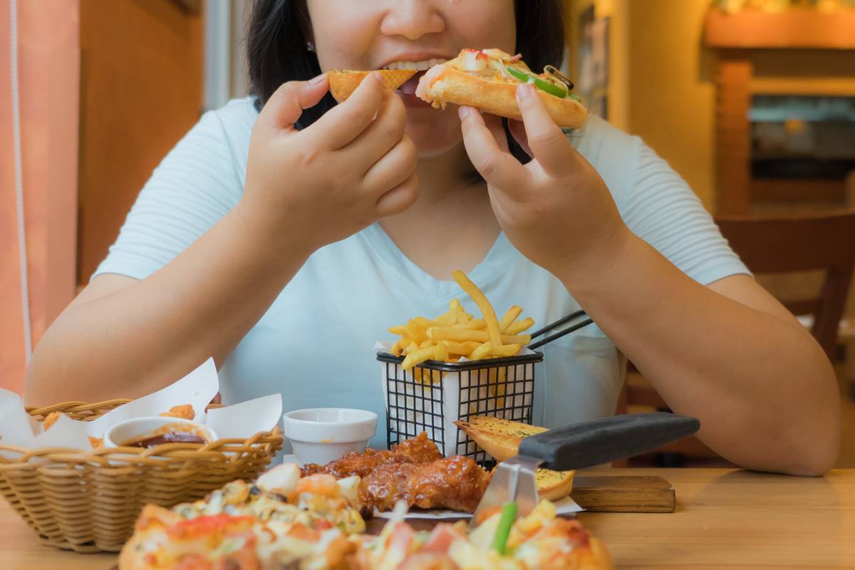 ９成易胖的人都有「這習慣」！你都多久吃完１個便當？少於「這時間」要注意