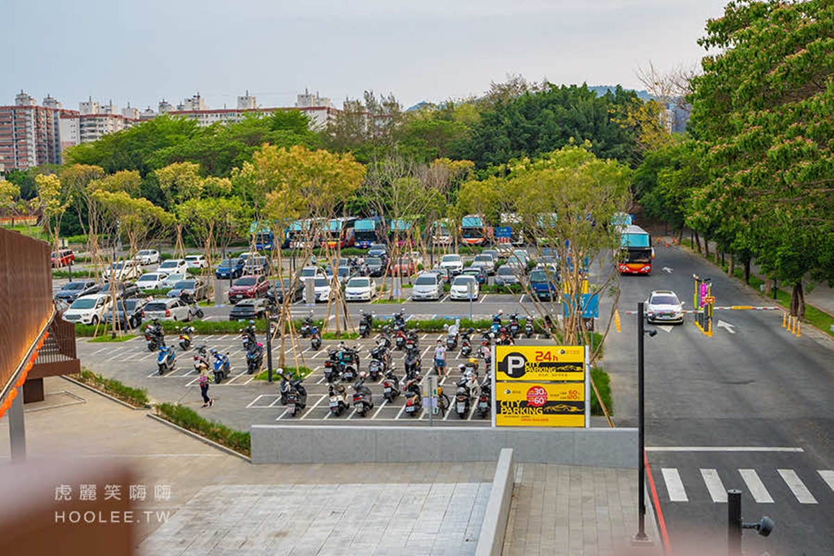 高雄人快朝聖！登全新「景觀步道」遠眺蓮池潭、龍虎塔，浪漫夕照免費拍到飽