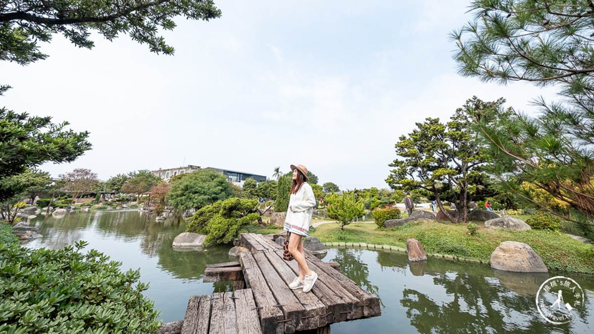 園區充滿日式禪風的簡約典雅之感，擁有一大片的景觀生態池。（圖片來源：桃桃‘s旅人手札）