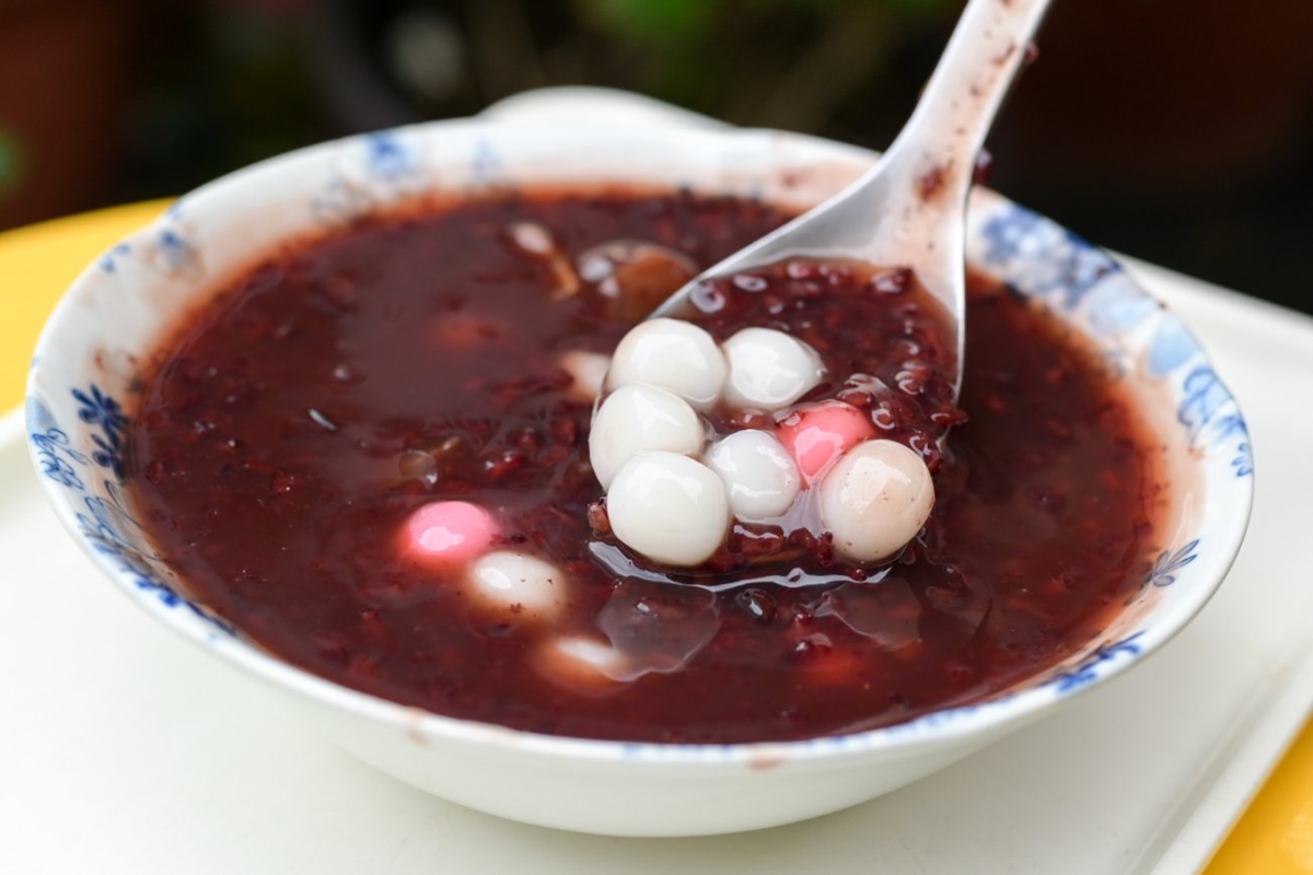 周杰倫、五月天都吃過！夜市「超強豆花」大明星也朝聖，入口即化飄迷人焦香