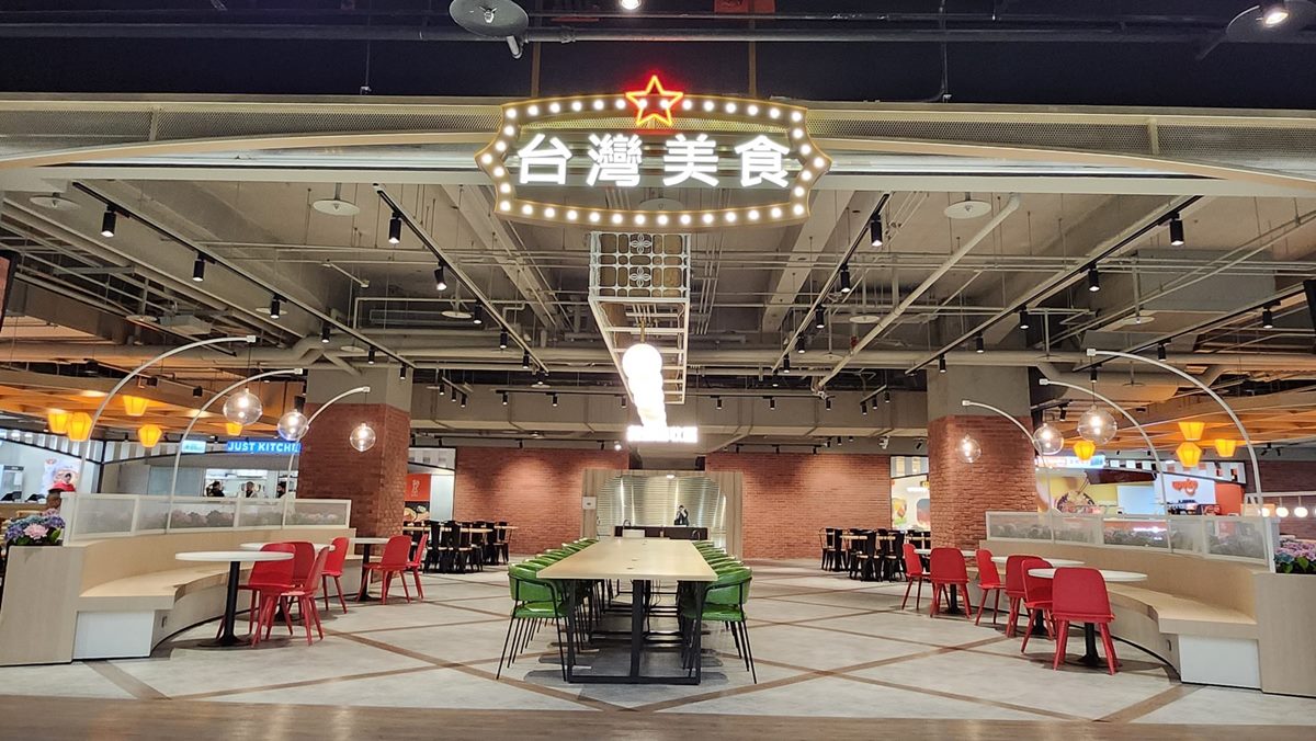 全台最新機場美食街！「松山機場第二航廈美食商場」11餐飲、４打卡裝置進駐