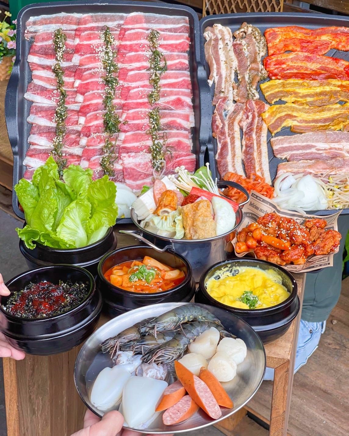 【食尚獨家優惠】韓式烤肉＋鍋物買一送一！299元爽吃豬五花５口味、高CP自助吧