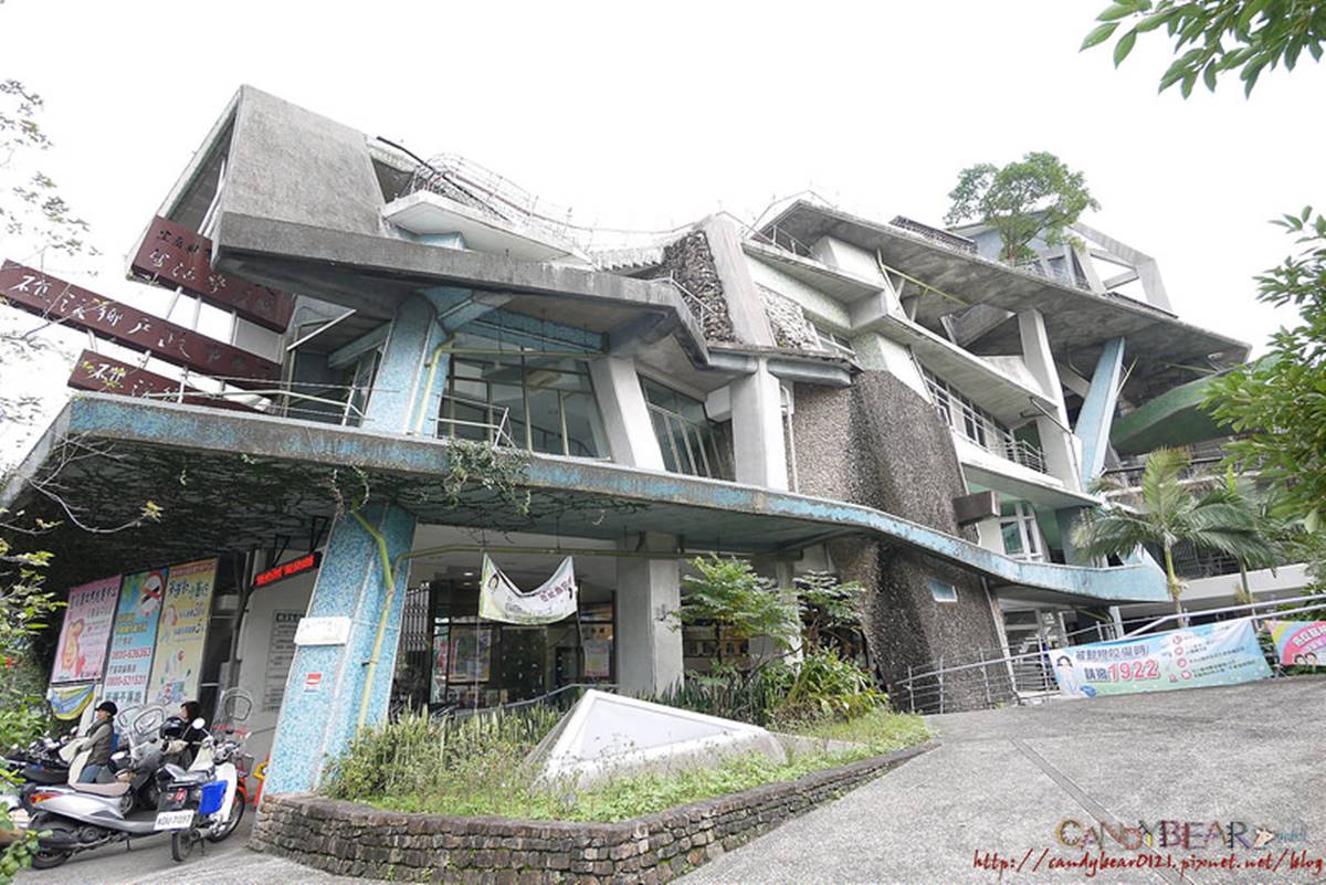 這房子能住嗎？全球最怪５間「歪腰屋」：台灣這間神似「霍爾的移動城堡」