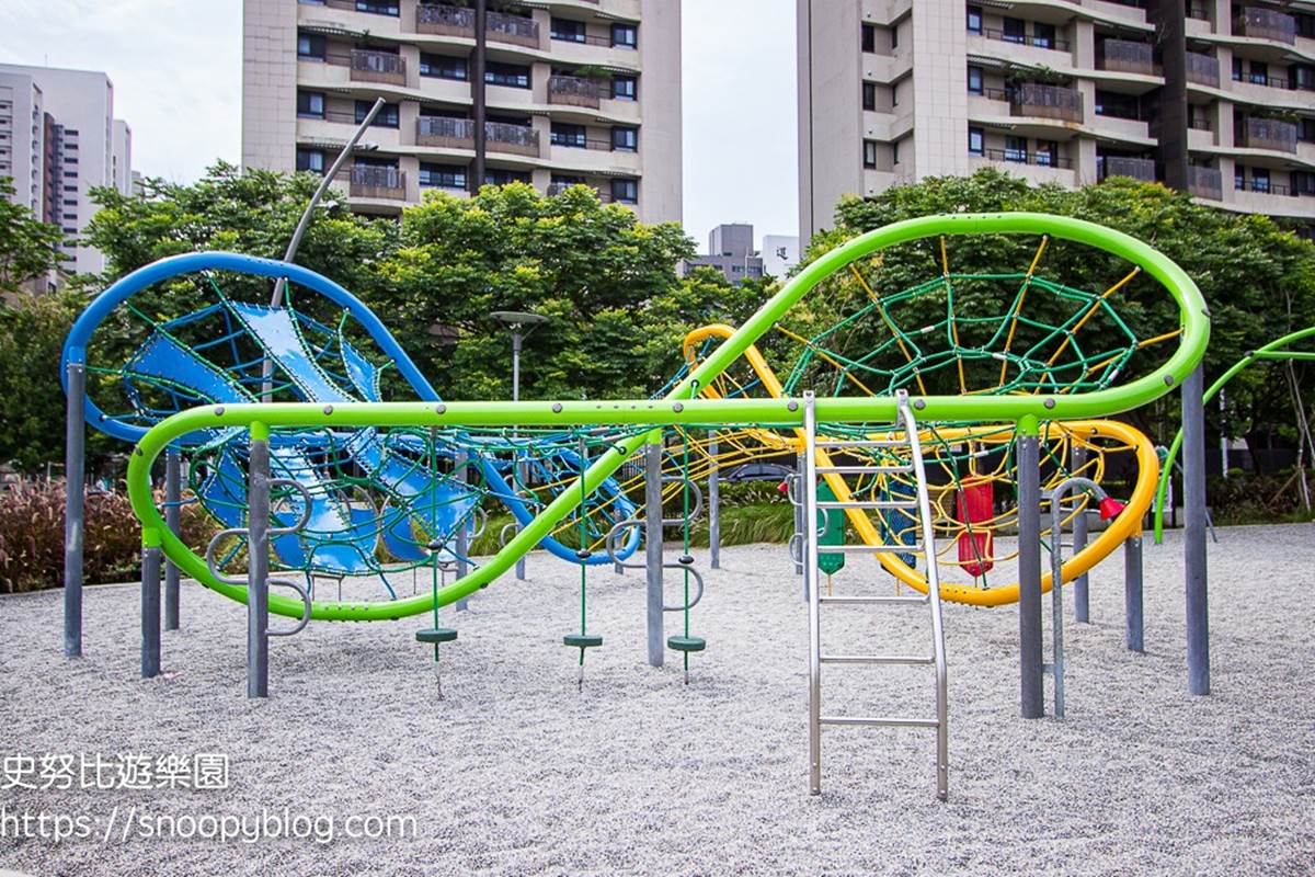 暑假帶小孩放電！新竹５大「親子公園」：瑪莉歐蘑菇城堡、２層樓高旋轉滑梯