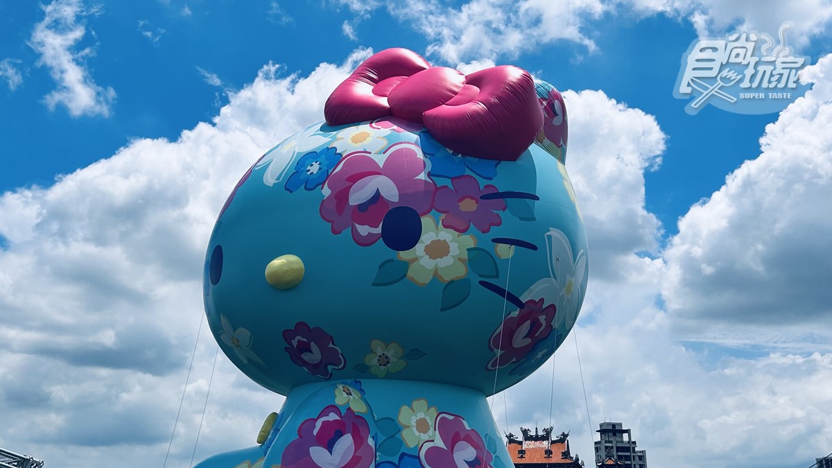 16米高Hello Kitty降落桃園！５分鐘光雕秀免費拍，加碼逛４大展區、限定周邊