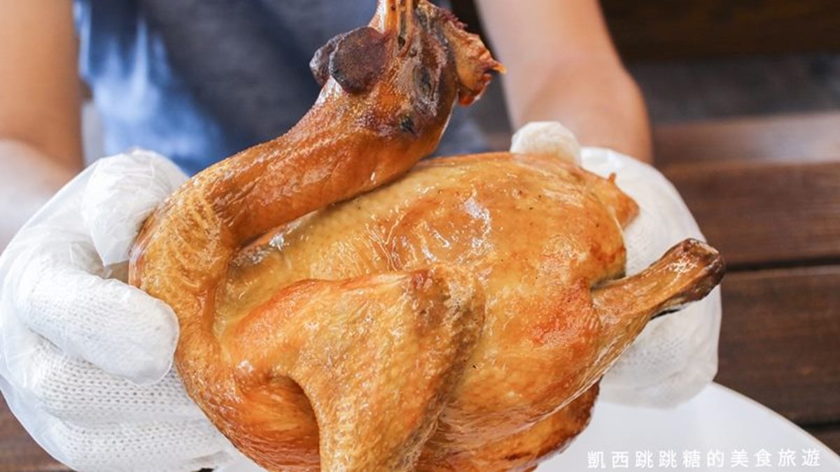 這裡的甕窯雞被獲選為宜蘭十大美食，評審就是米其林名廚江振誠。（圖片來源：凱西跳跳糖の美食旅遊）