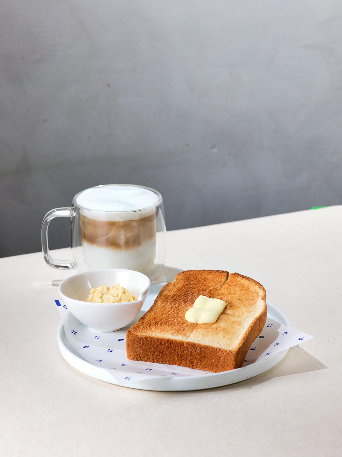 全家咖啡店「Let’s Café PLUS」夏季新菜單，早午餐、冰球氣泡凍飲清爽開吃