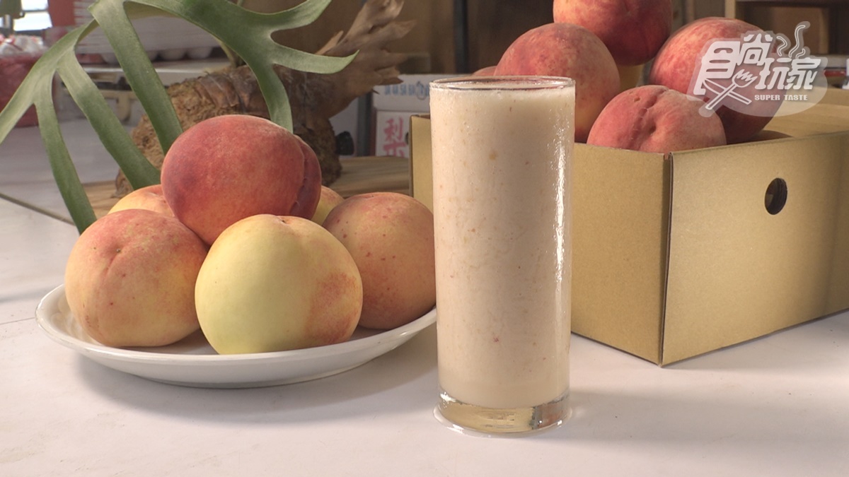 水蜜桃是拉拉山一帶著名的土產，製成冰沙更是消暑聖品。