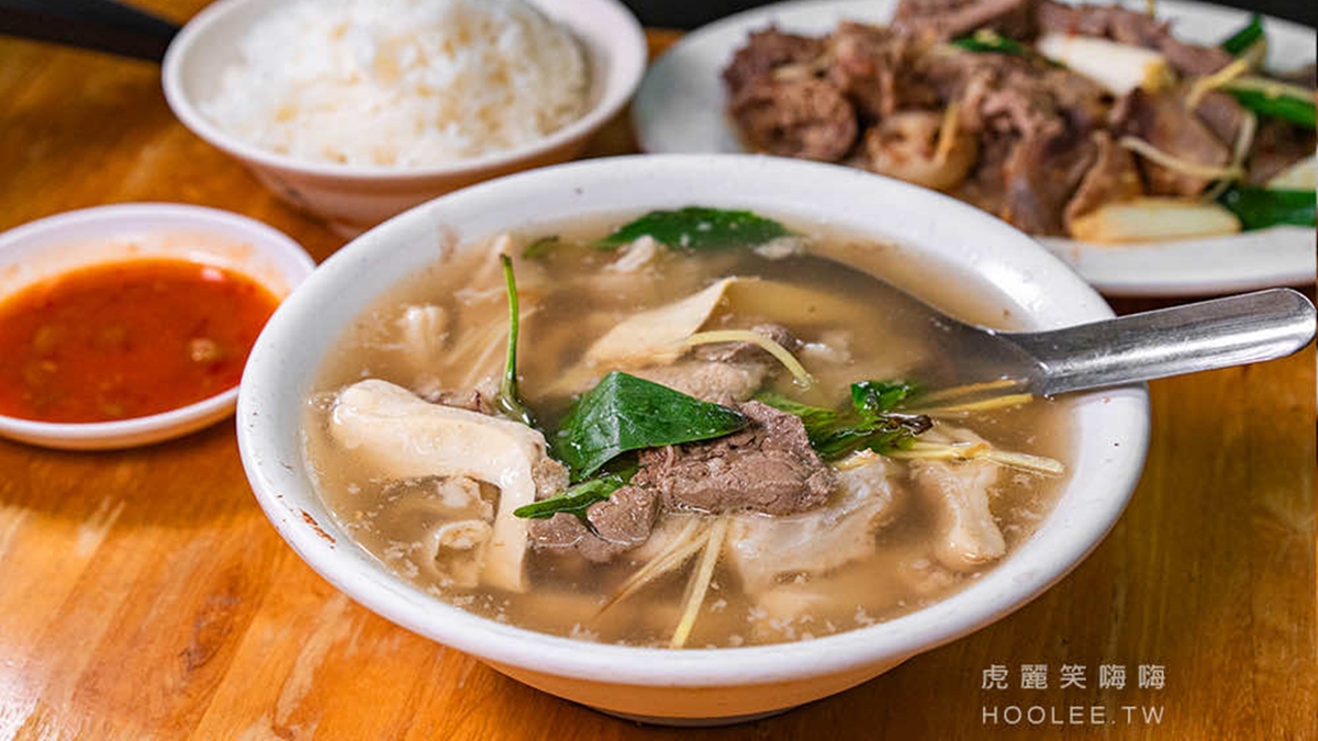 「牛雜湯」可以吃到滿滿的料，搭配清湯非常暖胃！（圖片來源：虎麗笑嗨嗨）