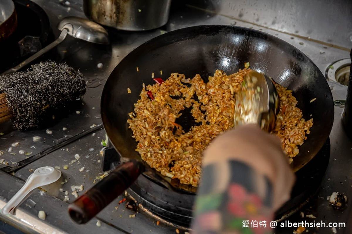 「台灣炒飯王」是這家！炒飯免費加大揪甘心，熱炒還附白飯無限吃到飽