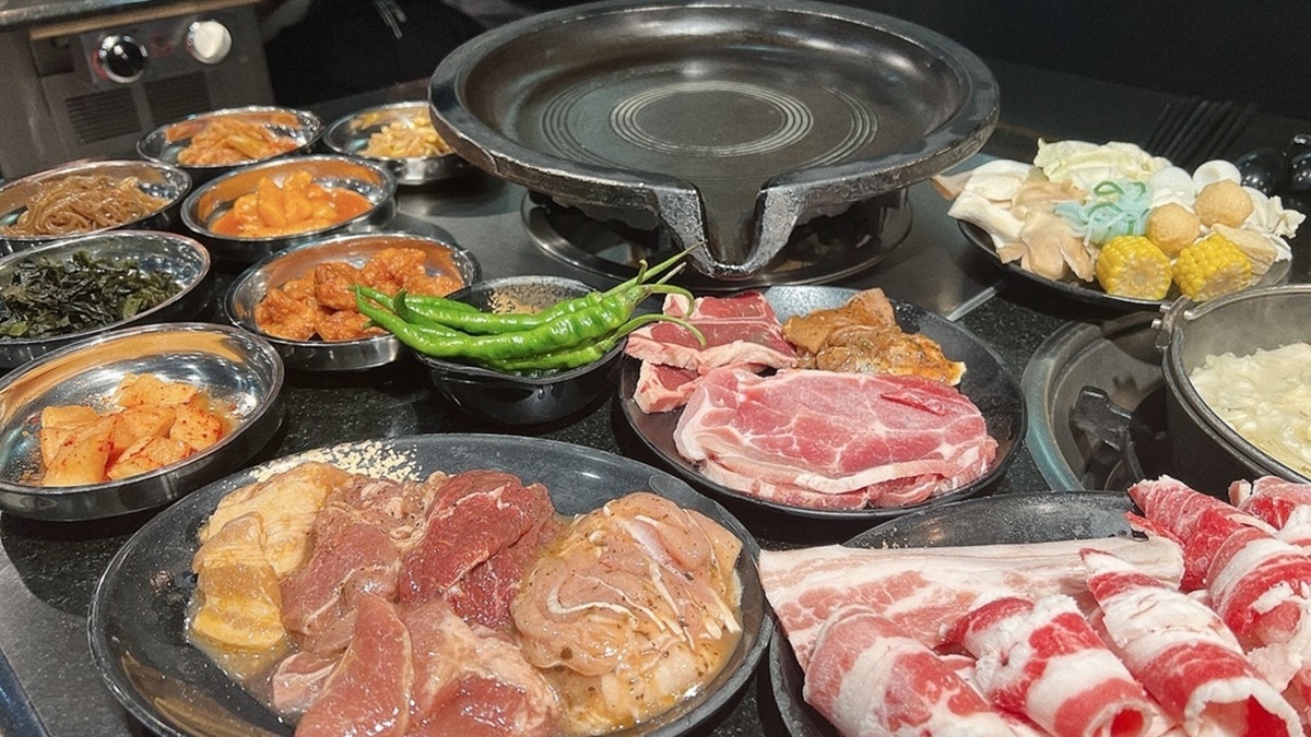 「豬對有」主打韓式火烤兩吃，可同時享用燒烤及火鍋。（圖片來源：勺勺吃喝玩樂）