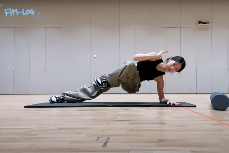 動作超簡單！韓國女團成員親授10招「瘦身運動」，輕鬆練出馬甲線、肌肉