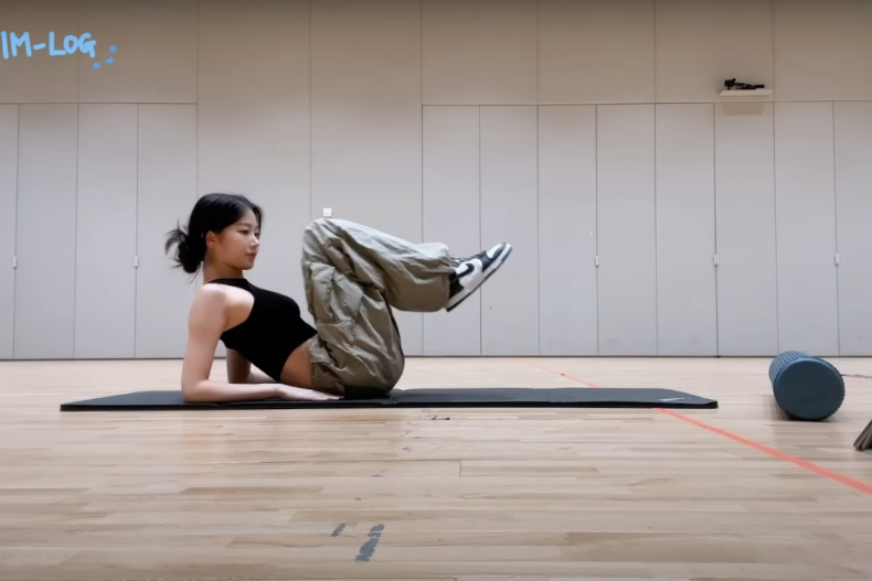 動作超簡單！韓國女團成員親授10招「瘦身運動」，輕鬆練出馬甲線、肌肉