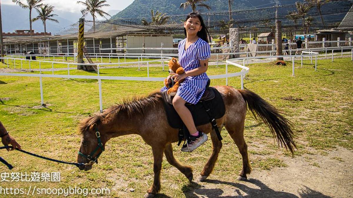 這裡有騎馬體驗，不過小孩子只能騎小馬。（圖片來源：史努比遊樂園）