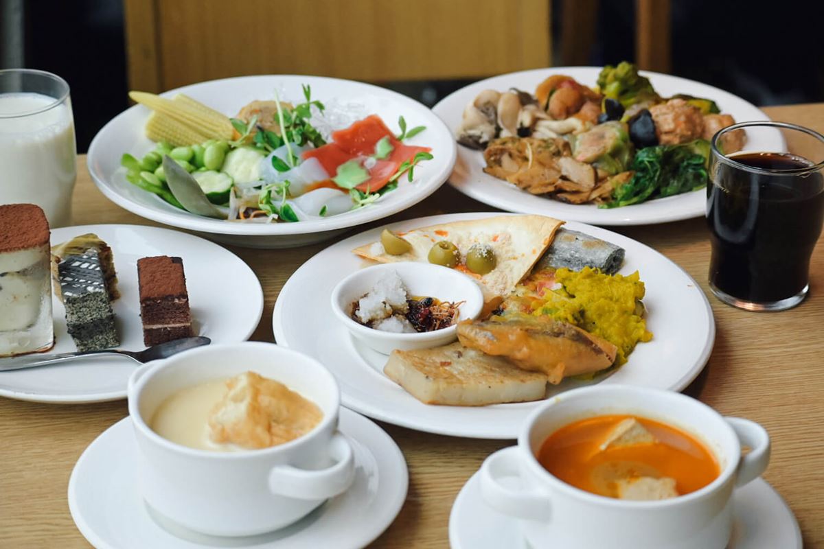 平民版「果然匯」在板橋！週一素食吃到飽389元，素生魚片、港點、義料通通有