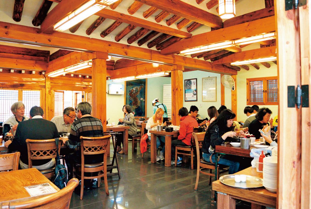 去首爾就吃這５間！韓食必吃「殿堂級餐廳」：排隊五花肉、明星最愛參雞湯
