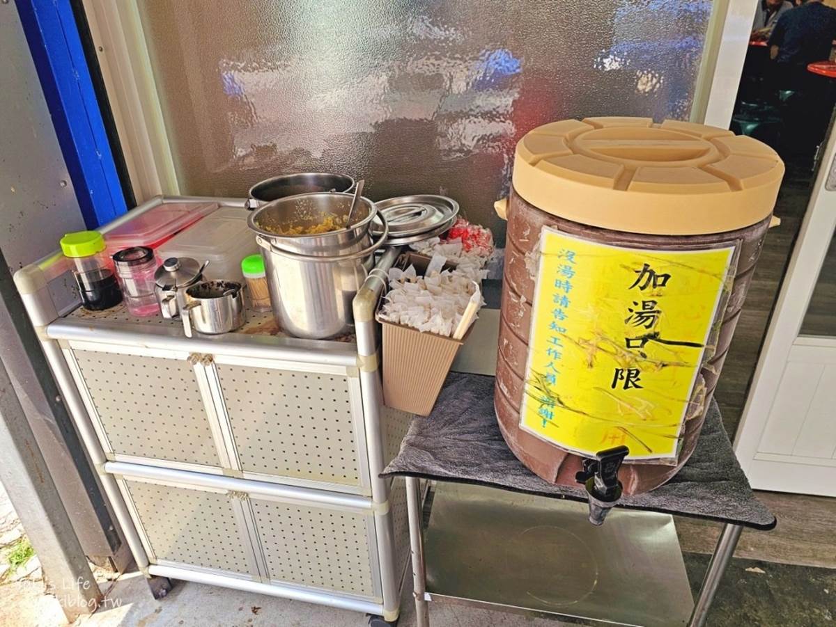 60元牛肉湯太佛心！給料不手軟還免費續湯，銅板價沙茶牛燴飯也必點