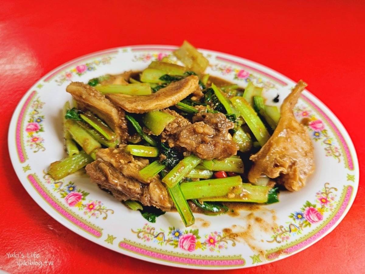 60元牛肉湯太佛心！給料不手軟還免費續湯，銅板價沙茶牛燴飯也必點