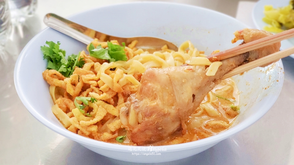 「咖哩金麵」是泰北的特色小吃，因此在清邁隨處都可以看到。 （圖片來源：遇見天使Angela）