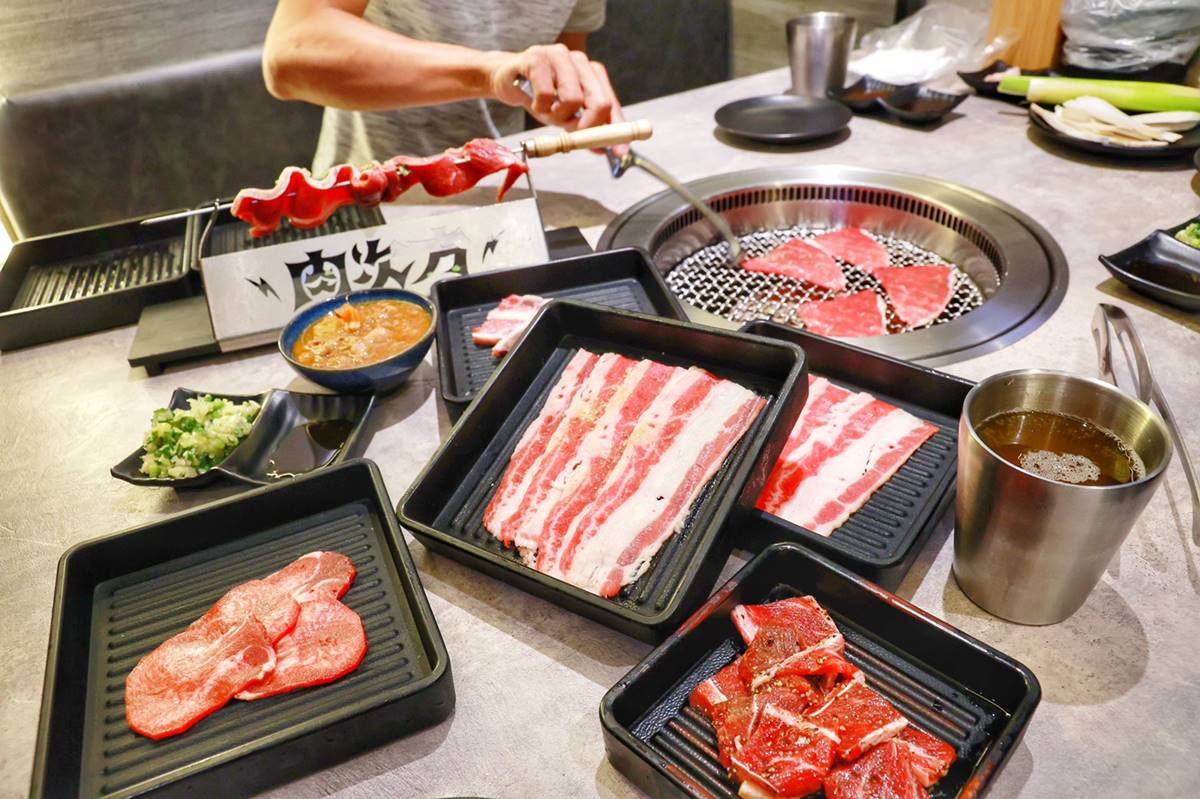 別只吃屋馬！台中12家最強燒肉吃到飽：329元起、火烤兩吃、日本料理無限供應