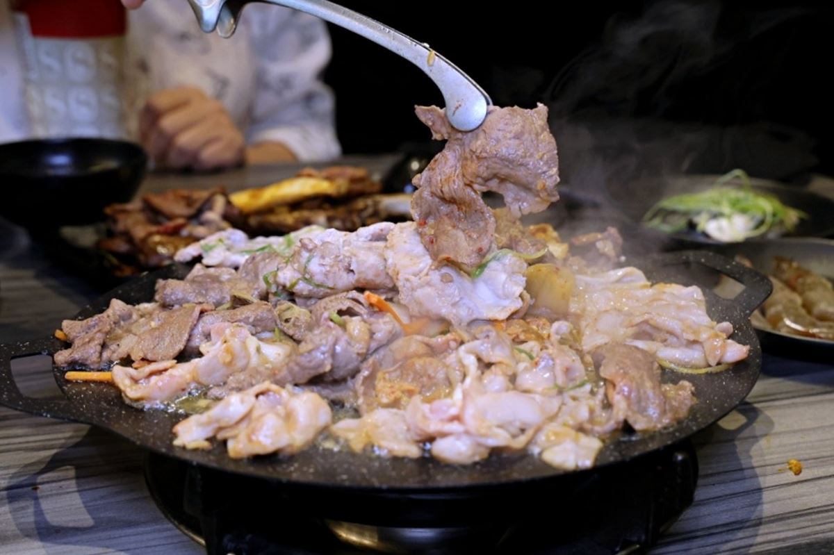 別只吃屋馬！台中12家最強燒肉吃到飽：329元起、火烤兩吃、日本料理無限供應