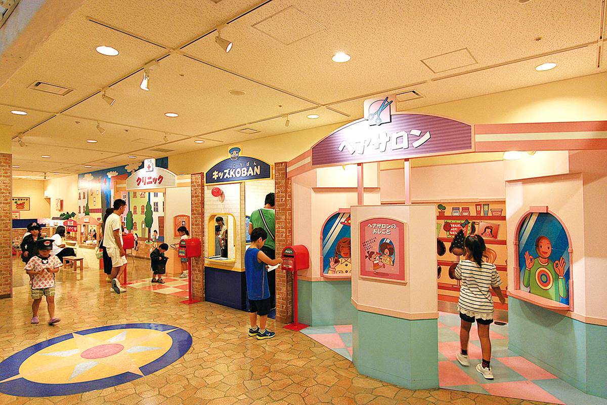 每間都能玩整天！大阪最嗨５親子樂園：號稱日本最老、100種職業可體驗