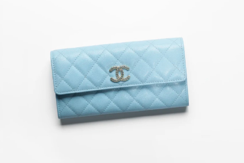 錢包該怎麼挑？13款Chanel皮夾推薦：萬元入手經典小香長短夾、卡夾都在這