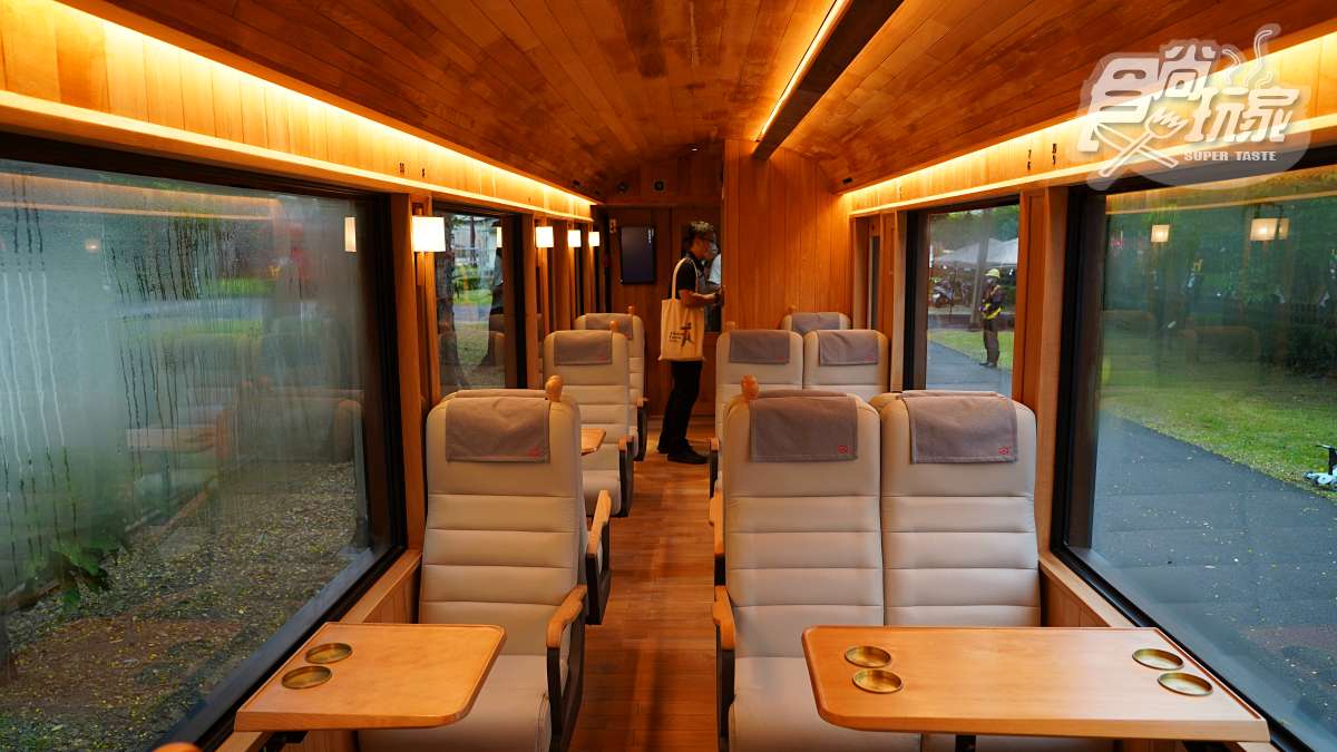 阿里山最美火車「福森號」開箱！檜木車廂＋柔和燈光美翻，「這時」正式開通