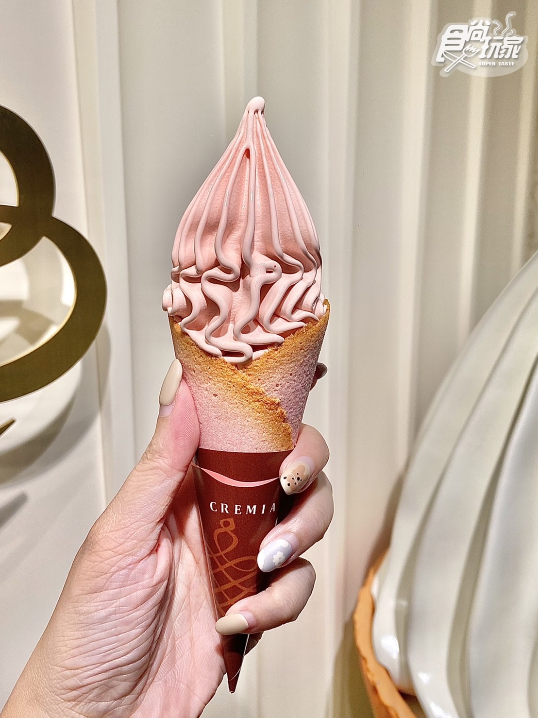 CREMIA霜淇淋有草莓口味了！「福岡甘王草莓」台灣獨家有，粉嫩香甜吃爆