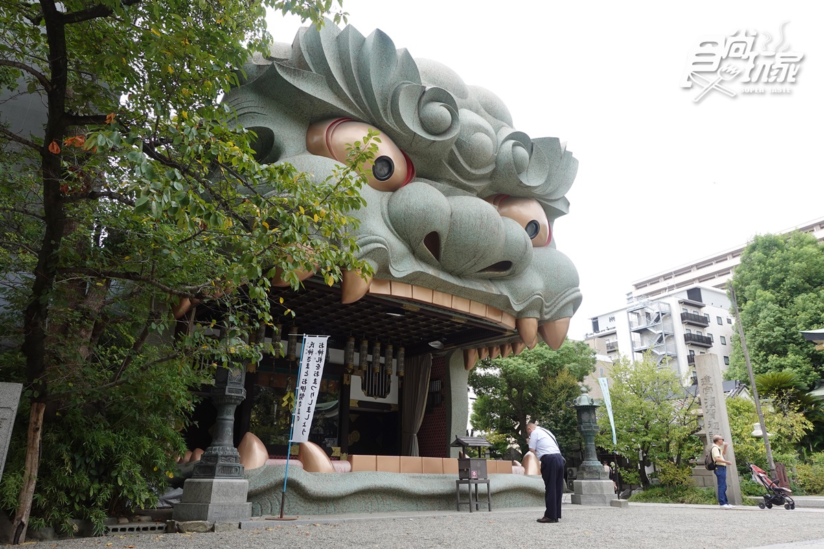 朝聖IG最夯獅子殿！大阪最強能量場所「難波八阪神社」，還能求戀愛鯉魚