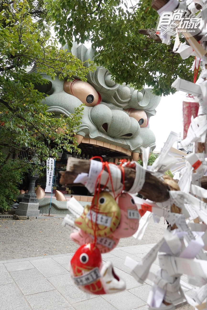 朝聖IG最夯獅子殿！大阪最強能量場所「難波八阪神社」，還能求戀愛鯉魚