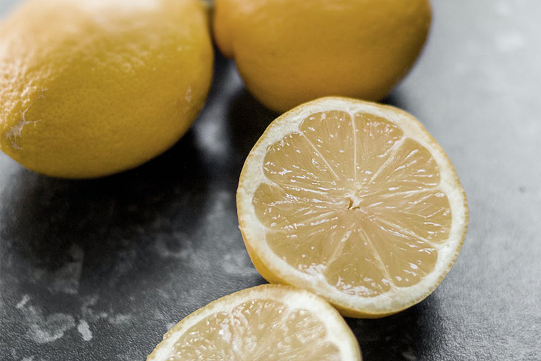 檸檬水好處-促進消化
