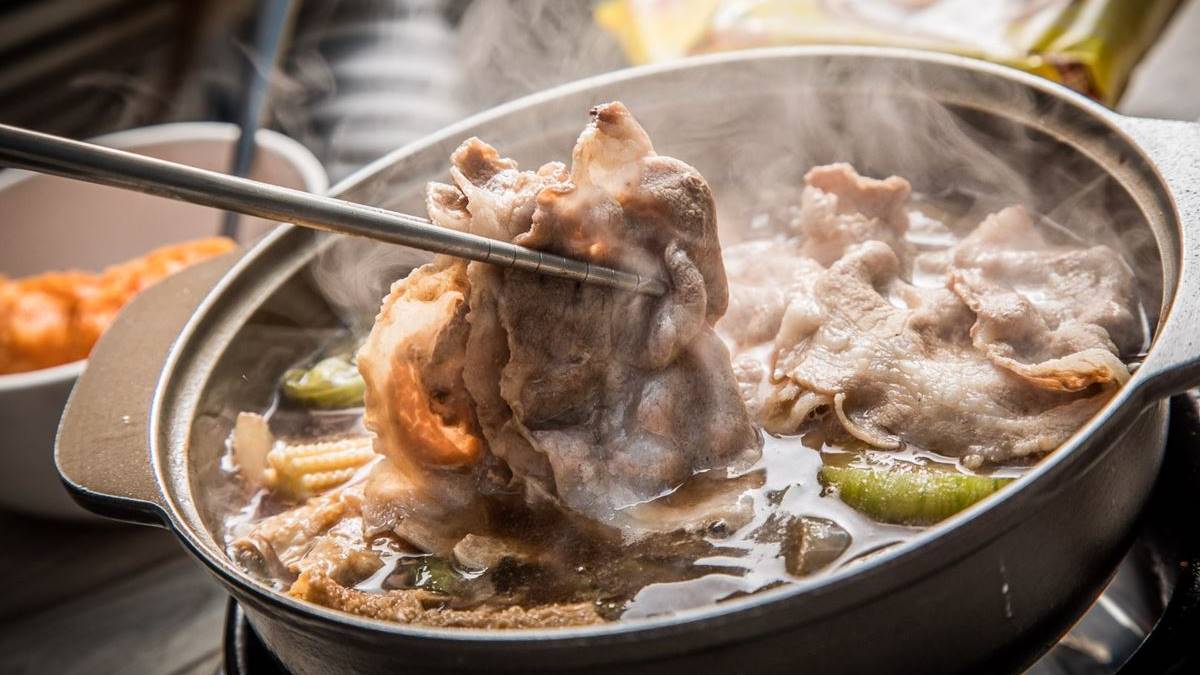 「酷吉火鍋」是位在板橋的高CP值火鍋吃到飽。（圖片來源：大手牽小手玩樂趣）